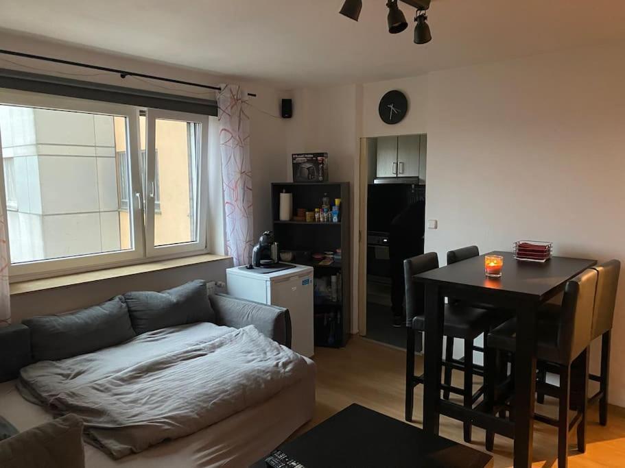 Helle 2-Zimmer Wohnung, Nicht Mehr Verfuegbar エルランゲン エクステリア 写真